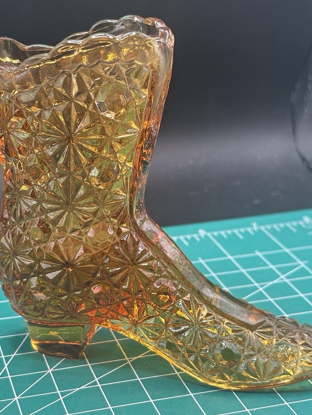 VINTAGE FENTON GLASS Amber DAISY and BUTTON BOOT SHOE Marked W/sticker